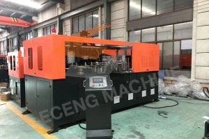 Macchina per la produzione di bottiglie di olio a doppia cavità